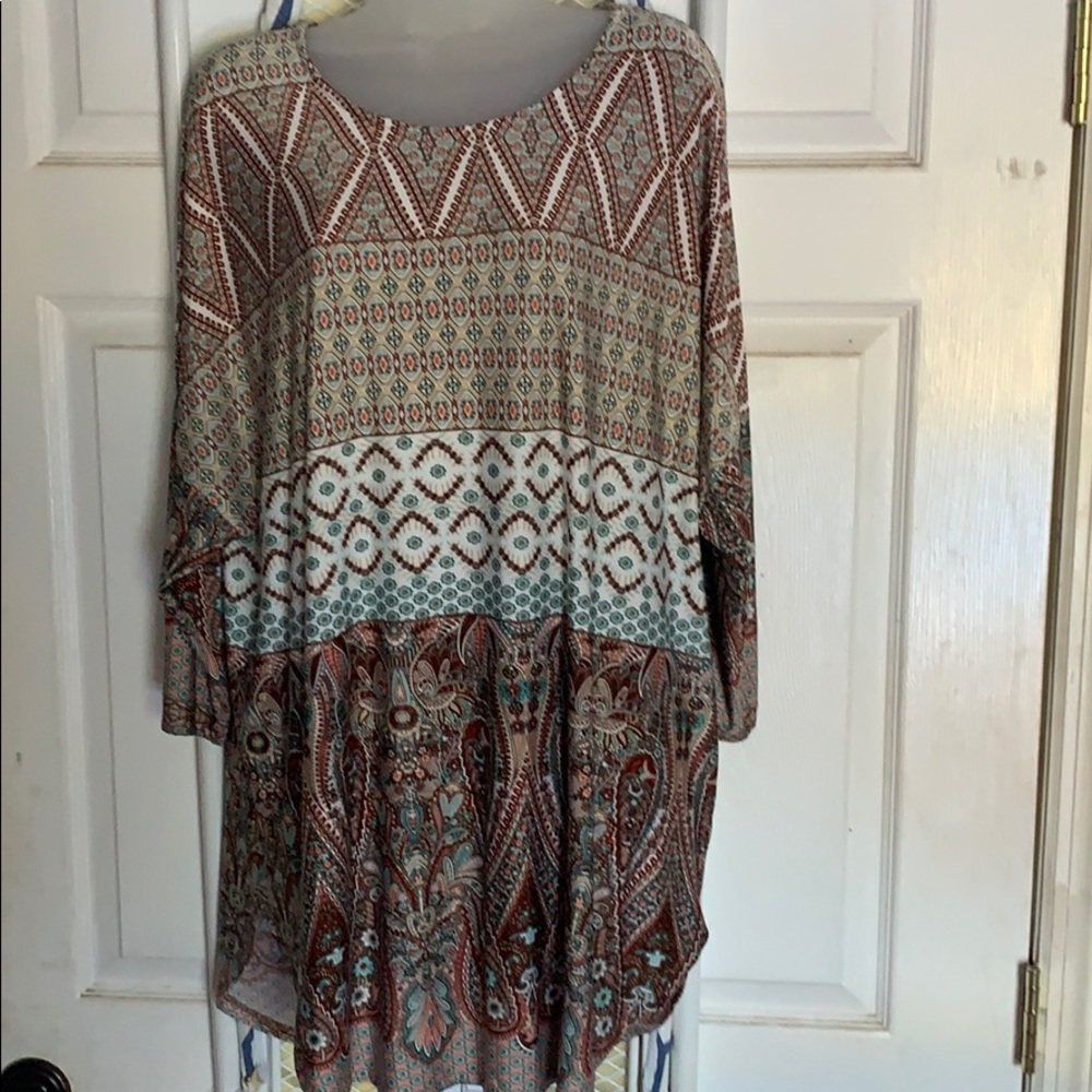 Tunic w/ paisley design
